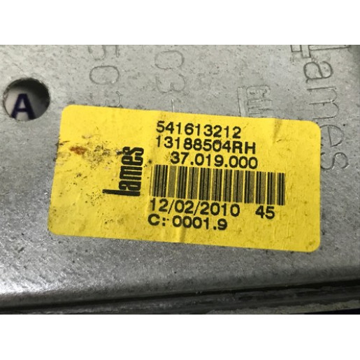 Склопідіймач задній правий механічний Opel Corsa D HB 5дв. 2006-2014 13188504